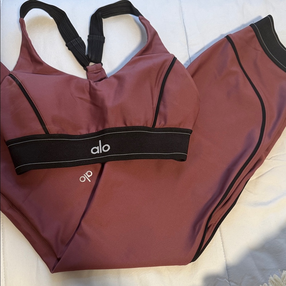 ALO Yoga Purple Activewear Set - Picture 3 of 3